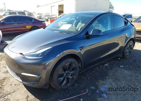 2024 Tesla Model Y Long Range Dual Motor All-Wheel Drive/Rwd from USA, damaged, VIN 7SAYGDED1RA321691